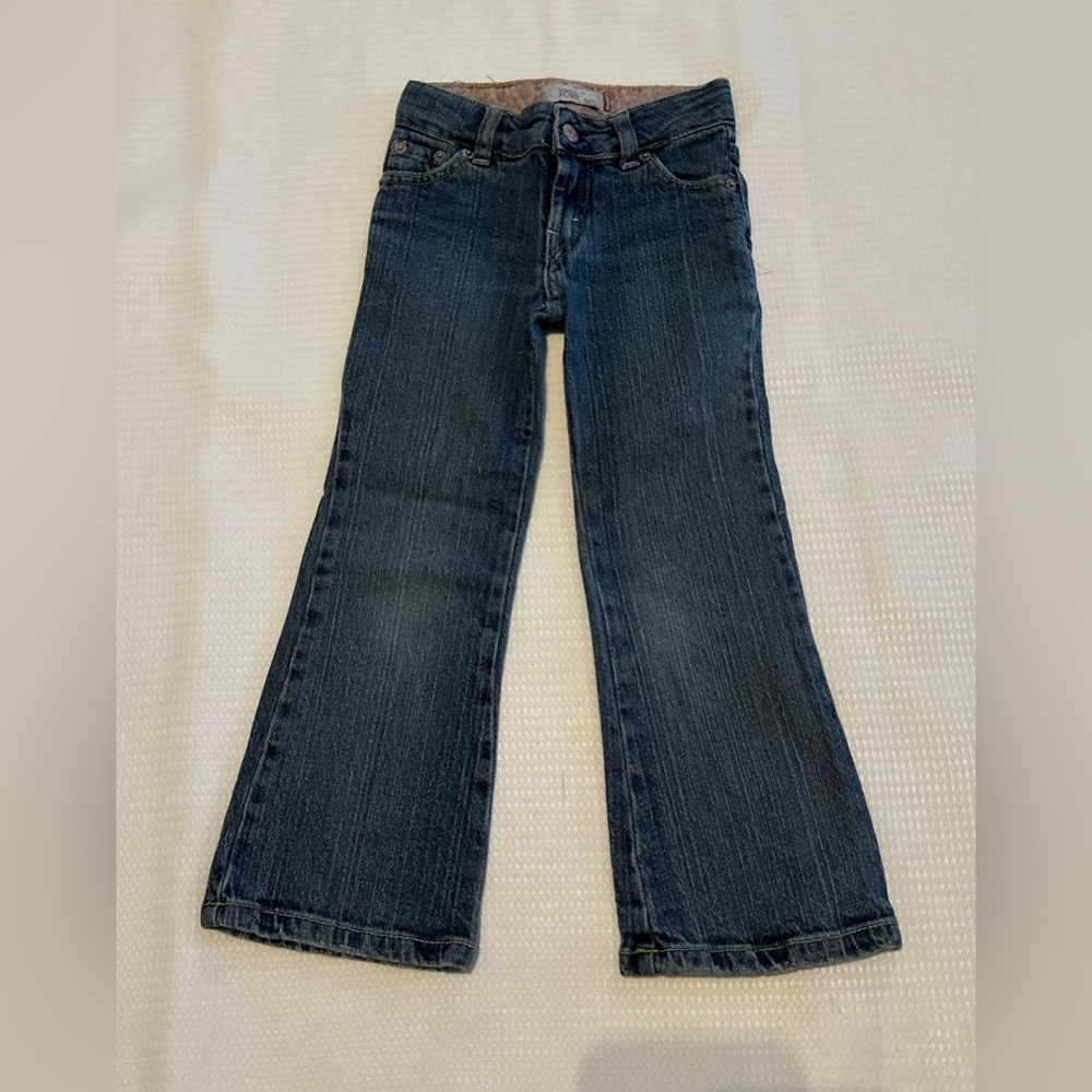 Levi's Girl’s 5 Slim jeans.